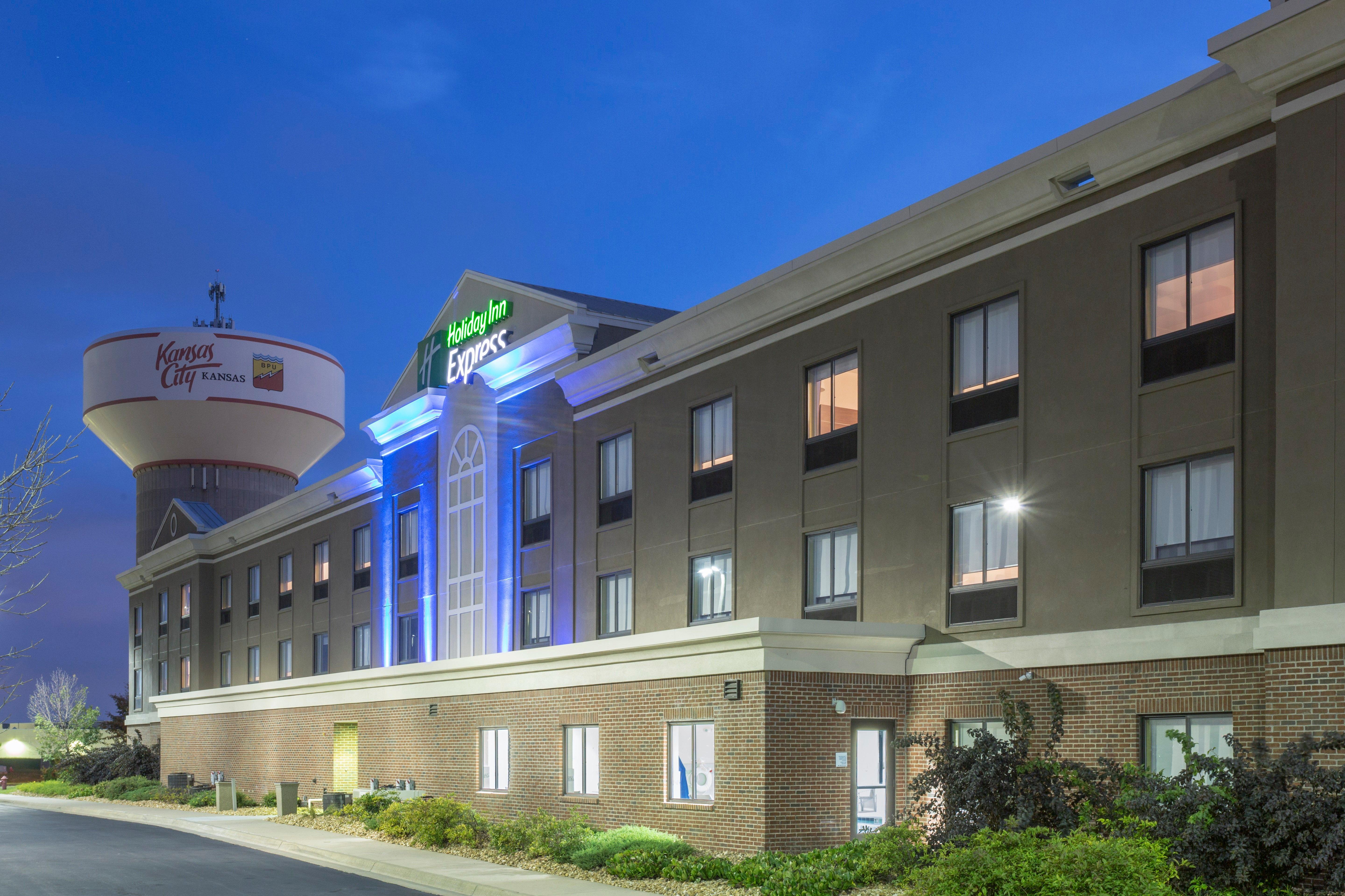 Holiday Inn Express Kansas City - At The Legends! By Ihg Bonner Springs Zewnętrze zdjęcie