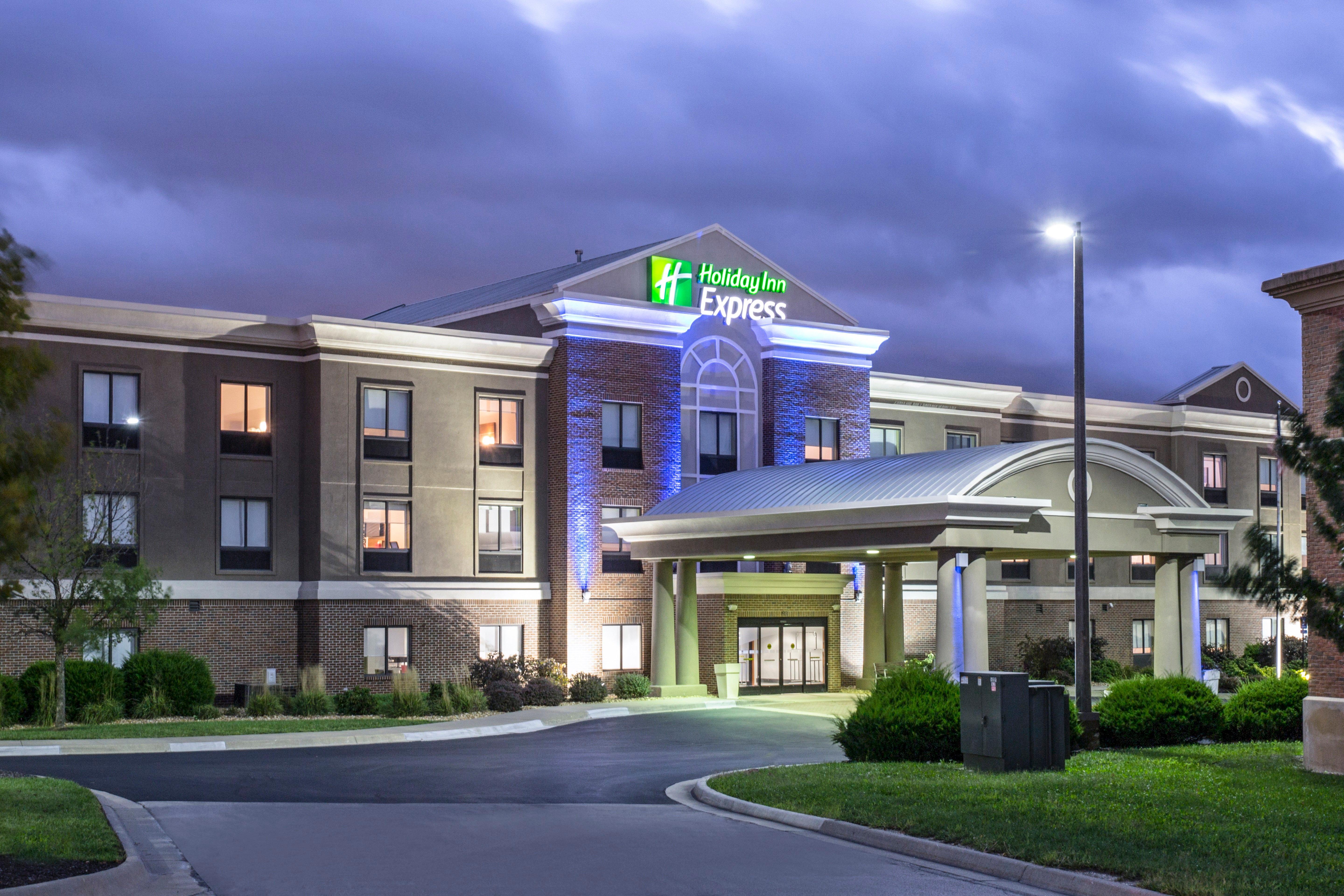 Holiday Inn Express Kansas City - At The Legends! By Ihg Bonner Springs Zewnętrze zdjęcie