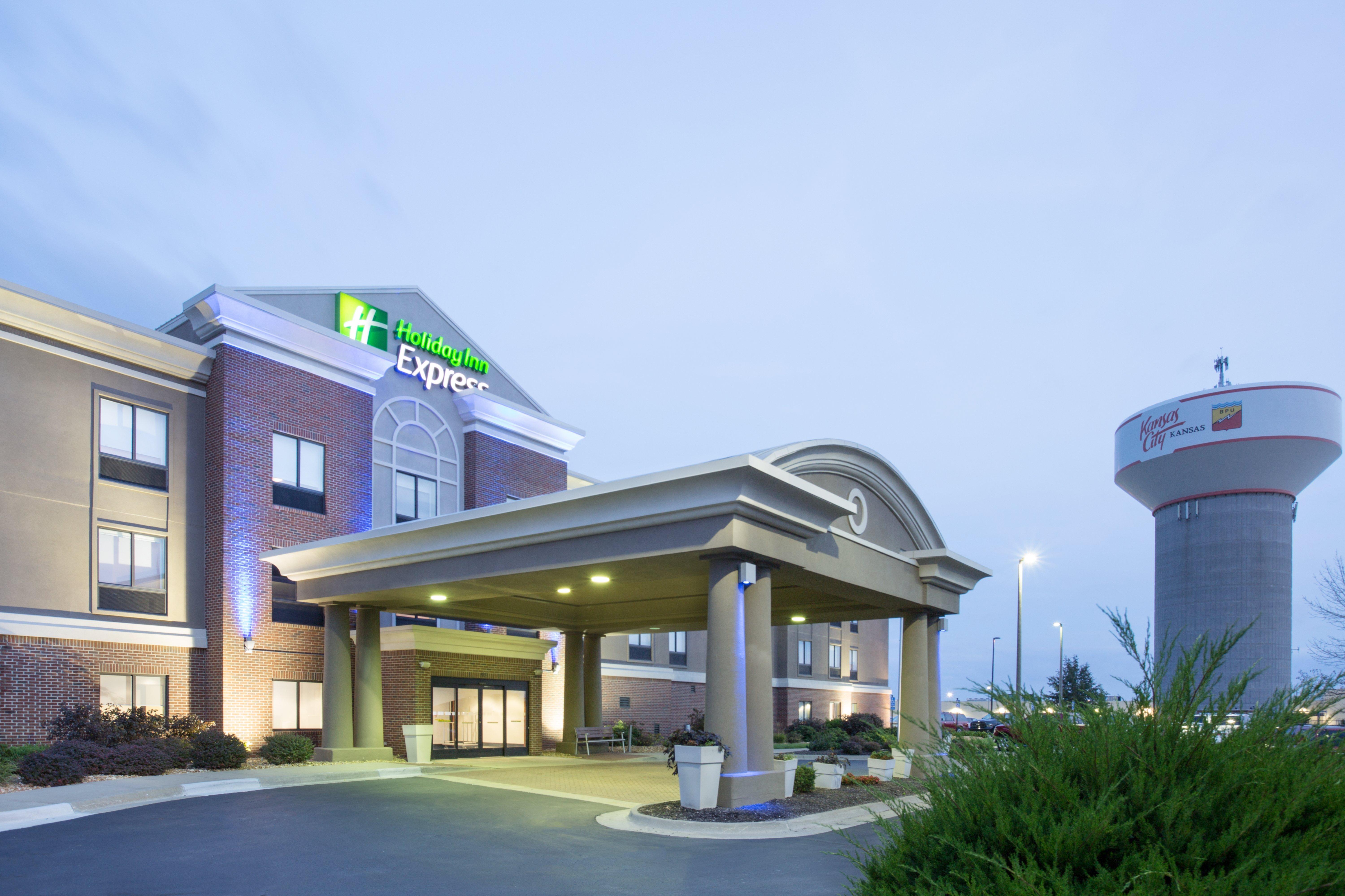 Holiday Inn Express Kansas City - At The Legends! By Ihg Bonner Springs Zewnętrze zdjęcie