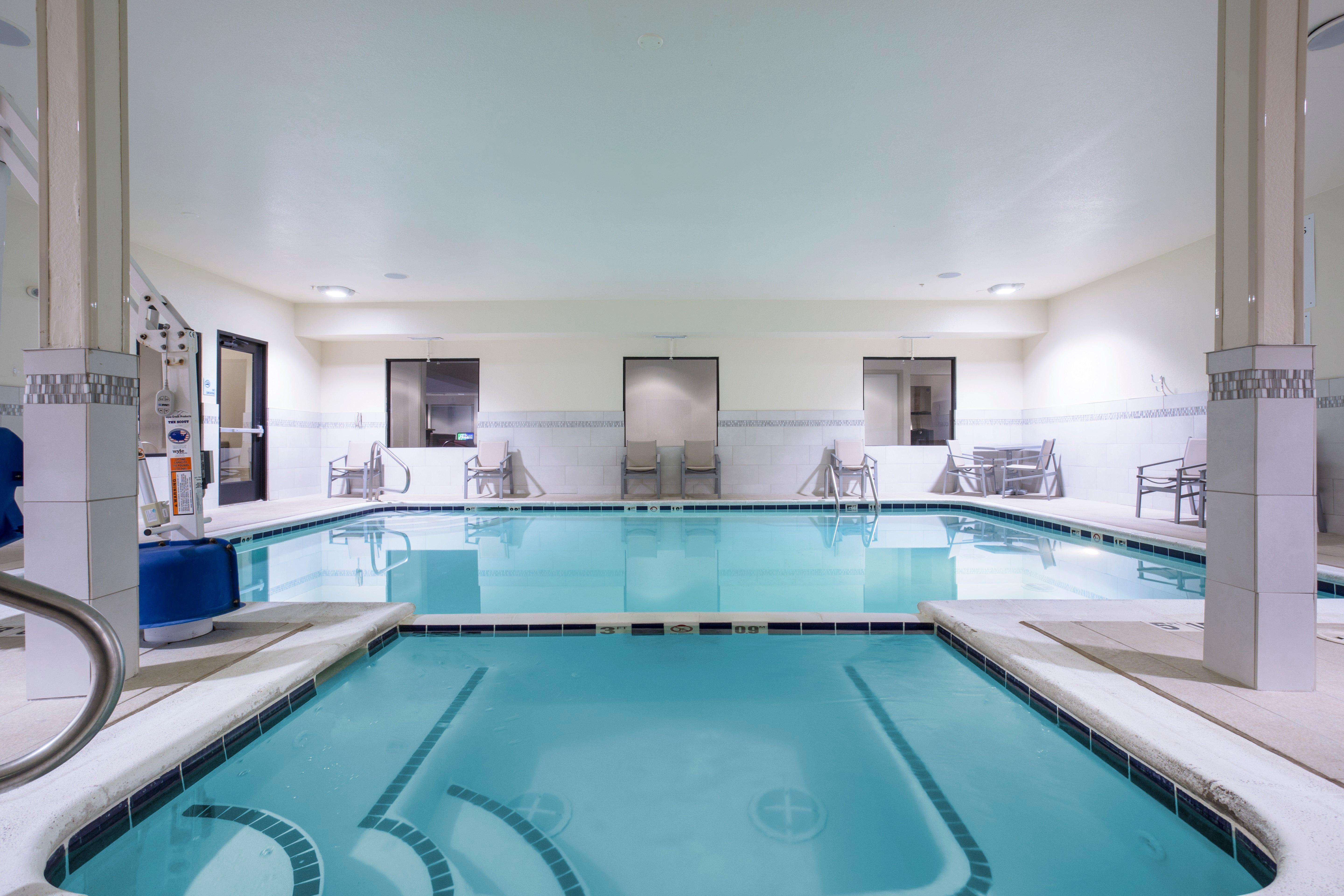 Holiday Inn Express Kansas City - At The Legends! By Ihg Bonner Springs Zewnętrze zdjęcie